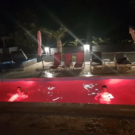 Haus Milly With Pool Дом отдыха *