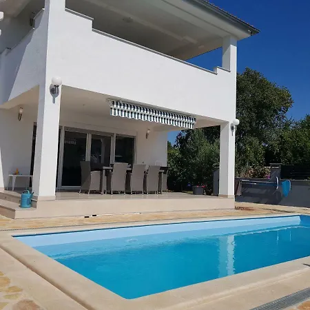 Holiday home Haus Milly With Pool Krnica