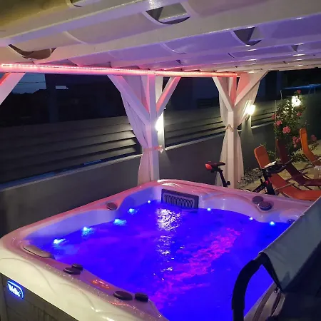 Дом отдыха Haus Milly With Pool *