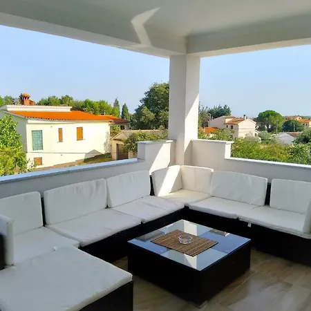 Haus Milly With Pool Holiday home Krnica