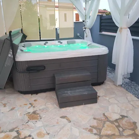 Haus Milly With Pool Дом отдыха