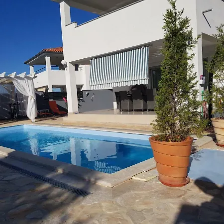 Haus Milly With Pool