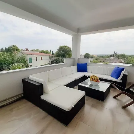 Haus Milly With Pool Крница