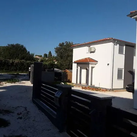 Haus Milly With Pool Casa de Férias